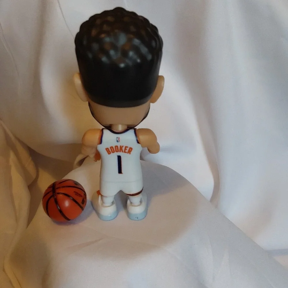 Devin Booker Phoenix Suns #1 NBA Suprise Zuru Figure And Ball *MISSING HAND*‎